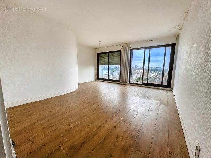 Appartement à PARIS-19E