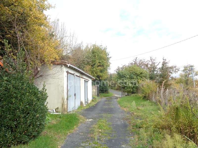 Maison à MONTAGRIER