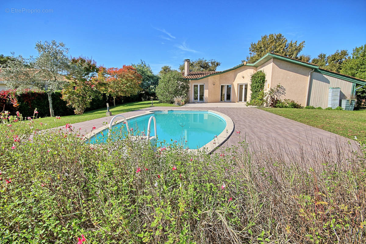 Maison à ARTIGUES-PRES-BORDEAUX