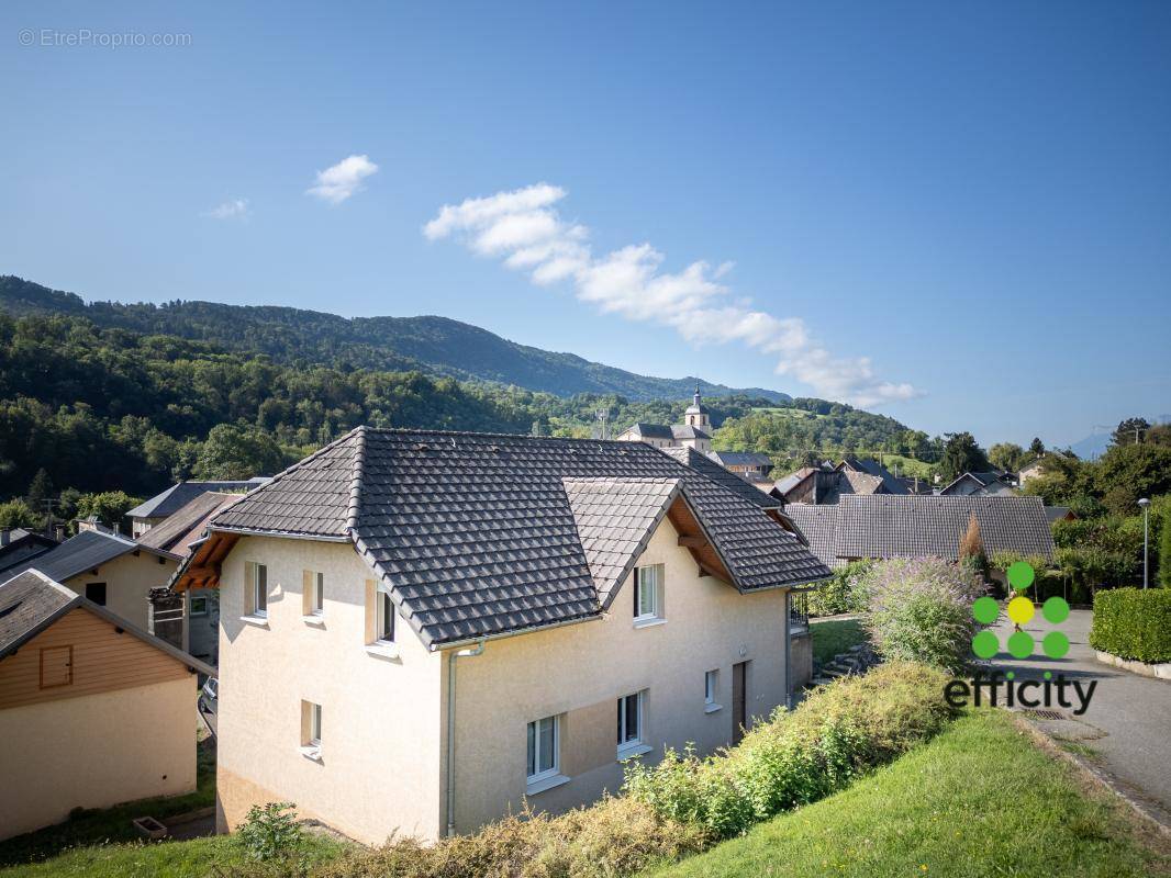 Appartement à COISE-SAINT-JEAN-PIED-GAUTHIER