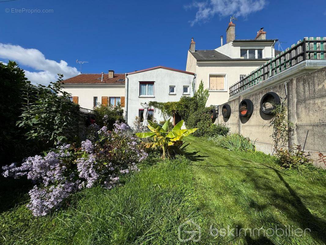 Maison à FLEURY-LES-AUBRAIS