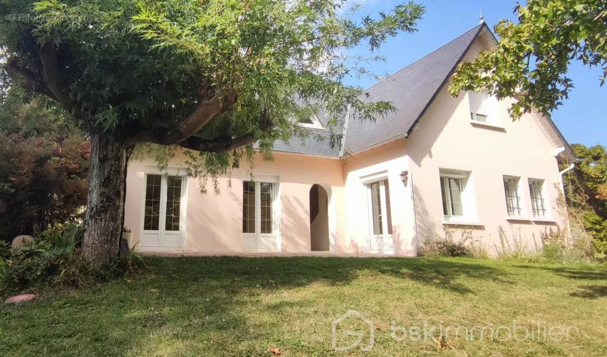 Maison à SAINT-CYR-SUR-LOIRE