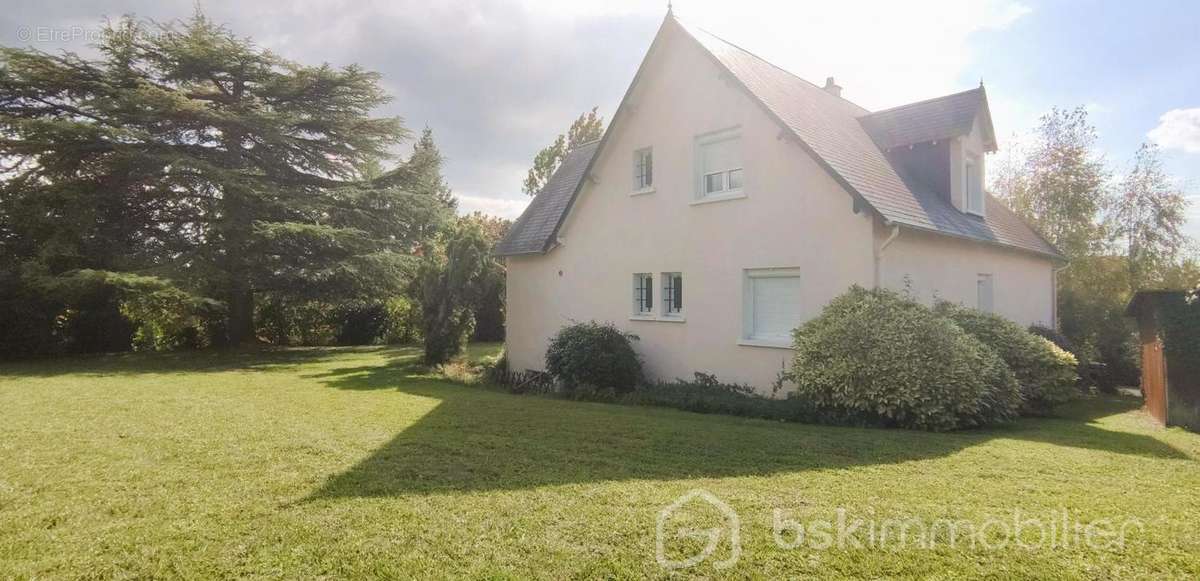 Maison à SAINT-CYR-SUR-LOIRE