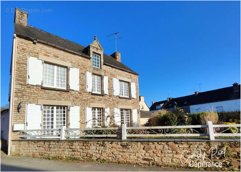 Maison à LE ROC-SAINT-ANDRE