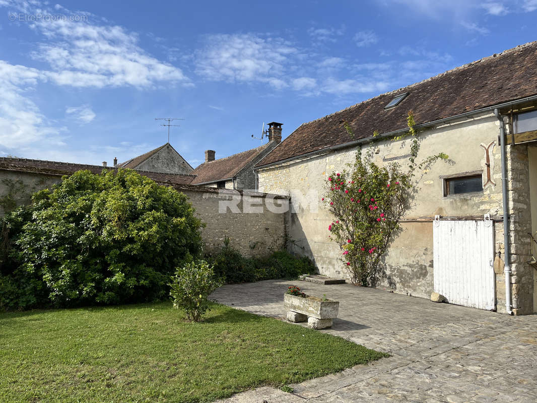 Maison à GUERCHEVILLE