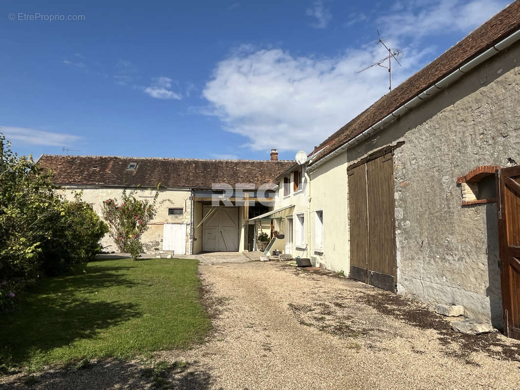 Maison à GUERCHEVILLE