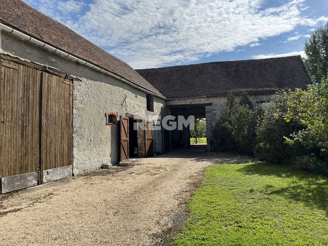 Maison à GUERCHEVILLE