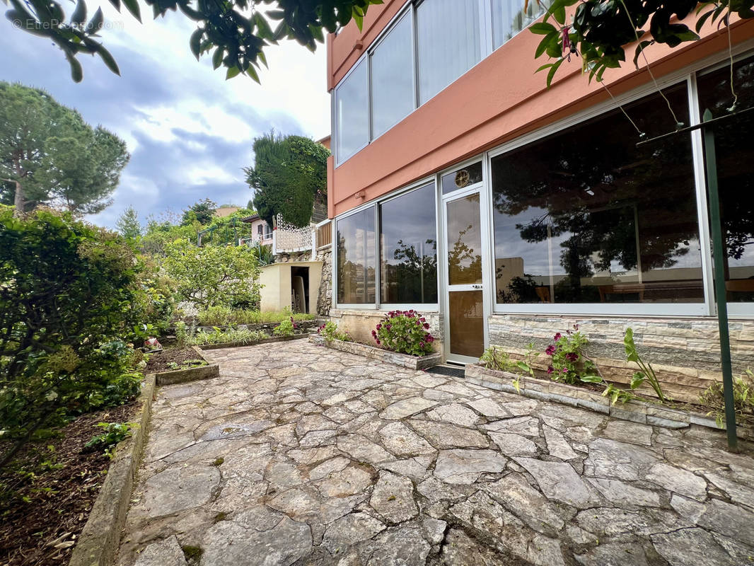 Appartement à ROQUEBRUNE-CAP-MARTIN