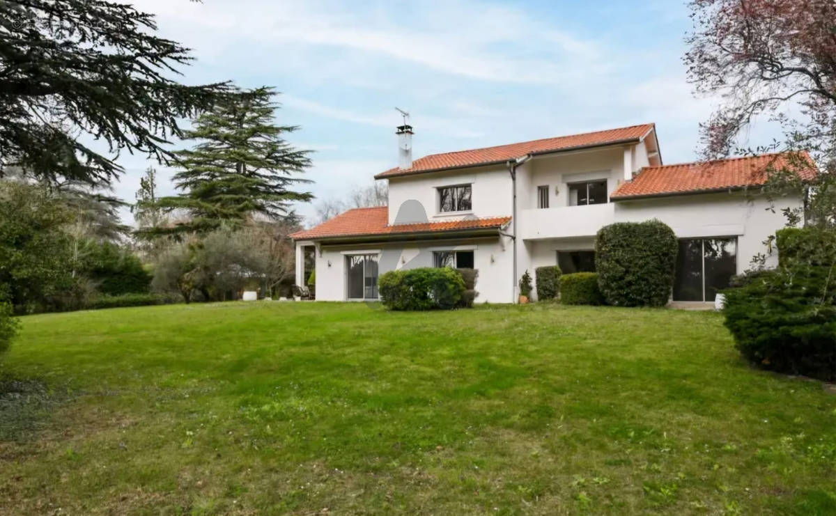 Maison à SAINT-CYR-AU-MONT-D&#039;OR