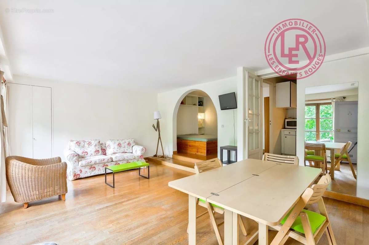 Appartement à PARIS-3E