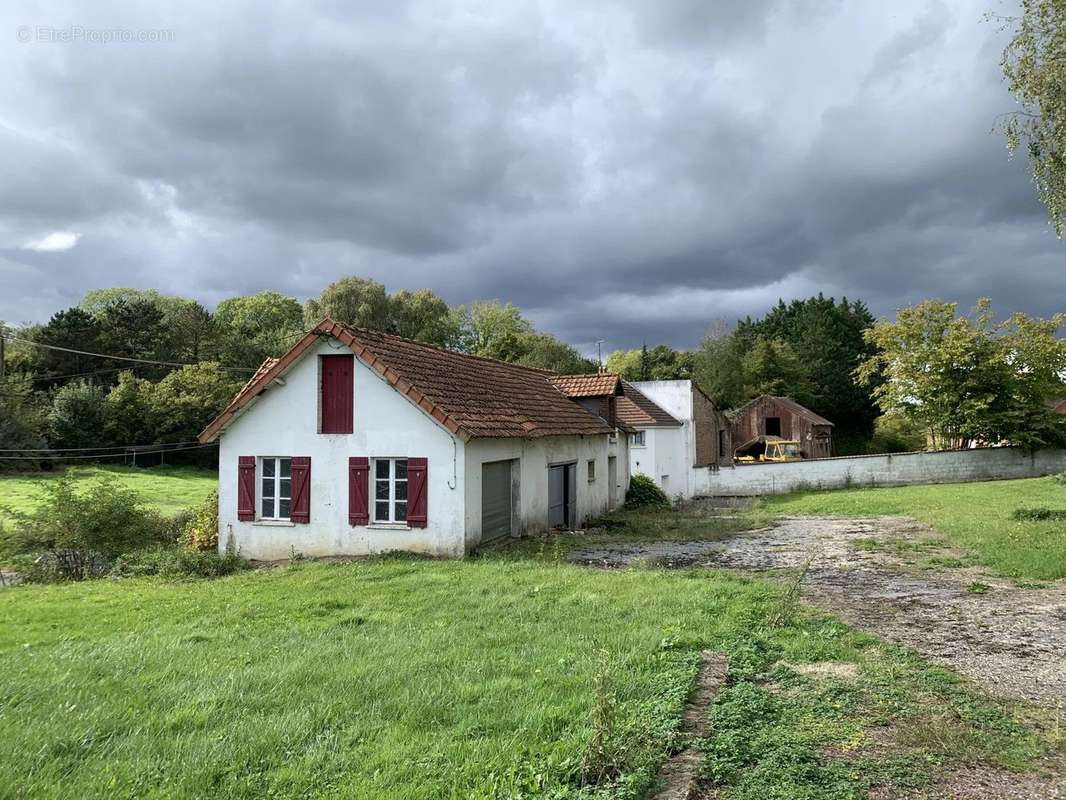 Maison à AMIGNY-ROUY