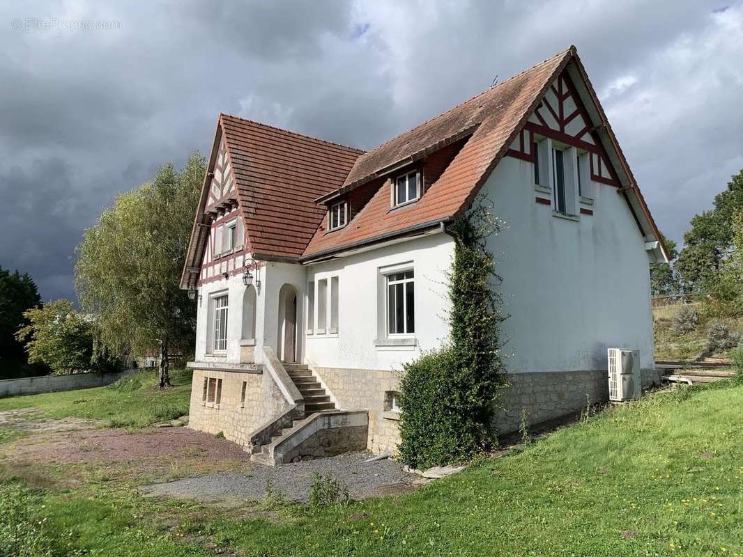 Maison à AMIGNY-ROUY