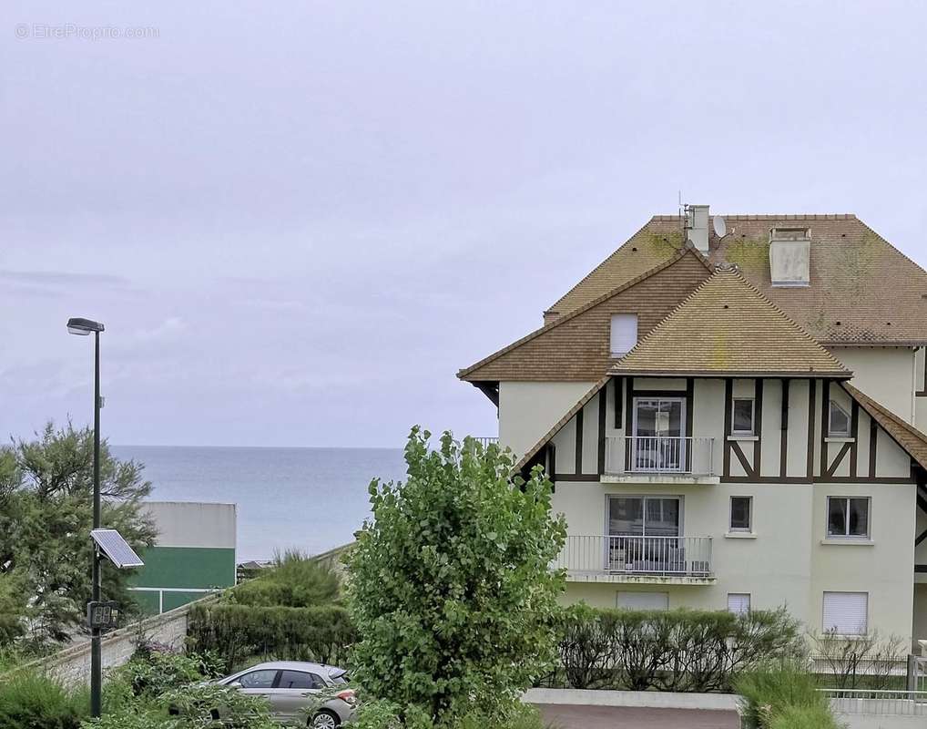 Appartement à LUC-SUR-MER