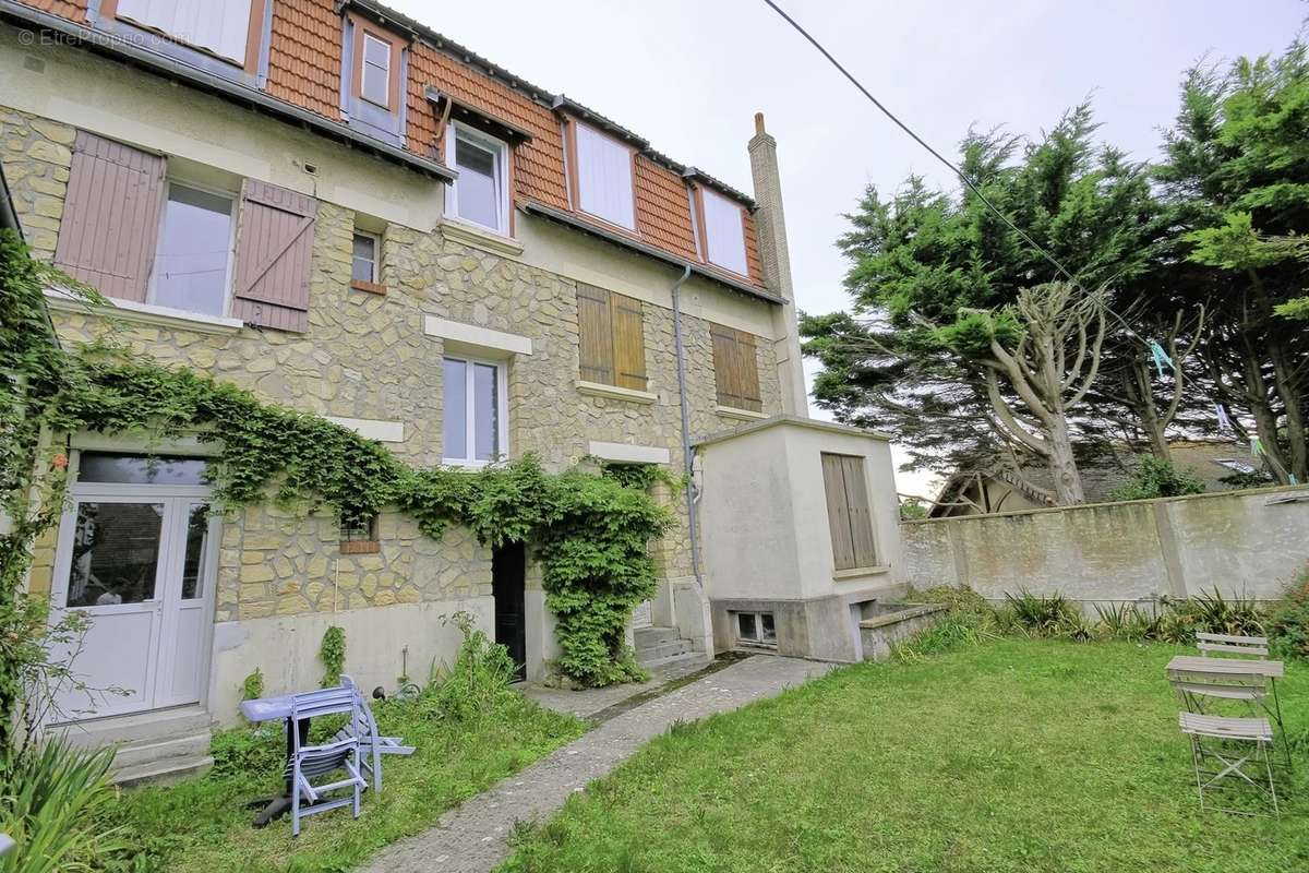 Appartement à LUC-SUR-MER