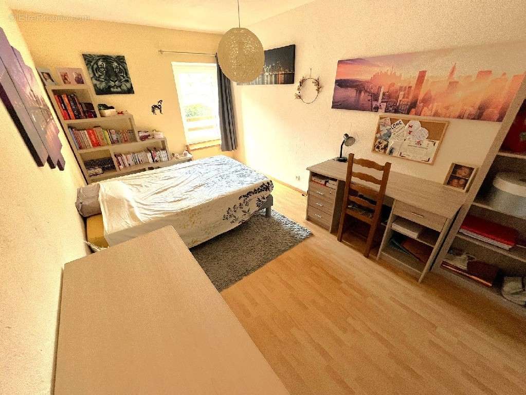 Appartement à CRUSEILLES