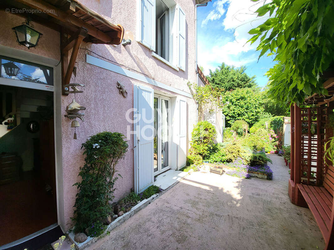 Maison à BOUGIVAL