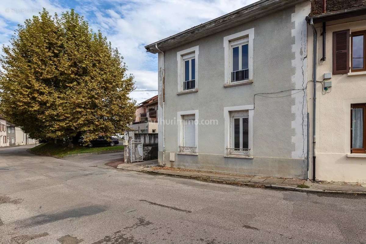 Maison à SAINT-GENIX-SUR-GUIERS