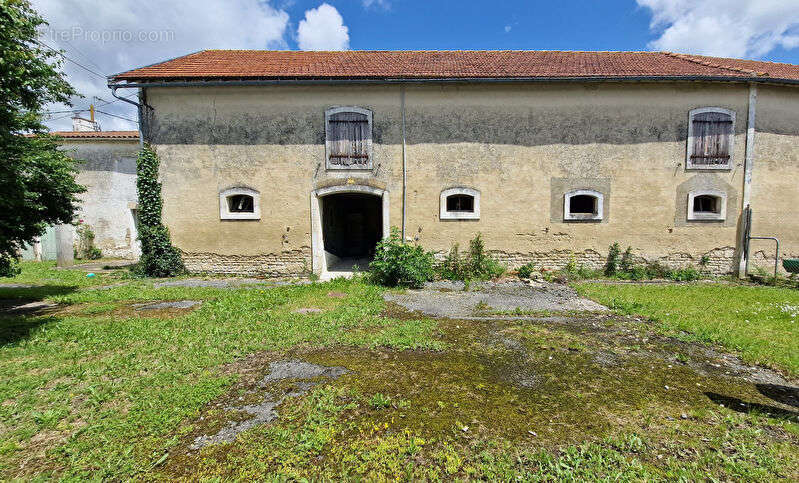 Maison à SURGERES