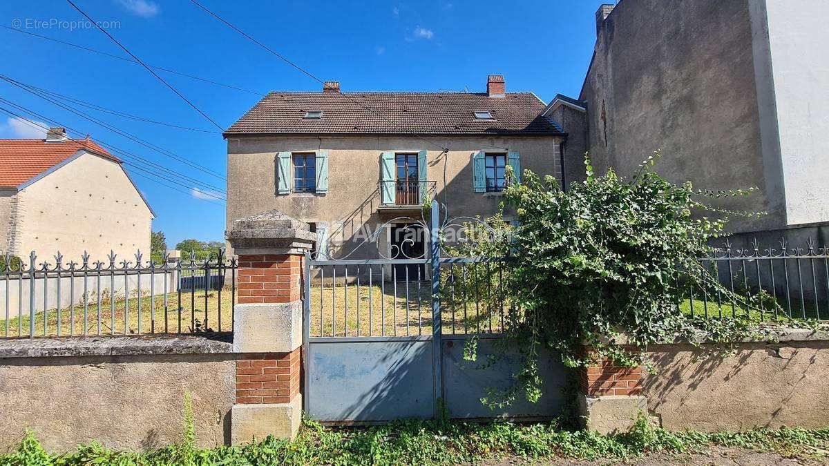 Maison à FRESNE-SAINT-MAMES