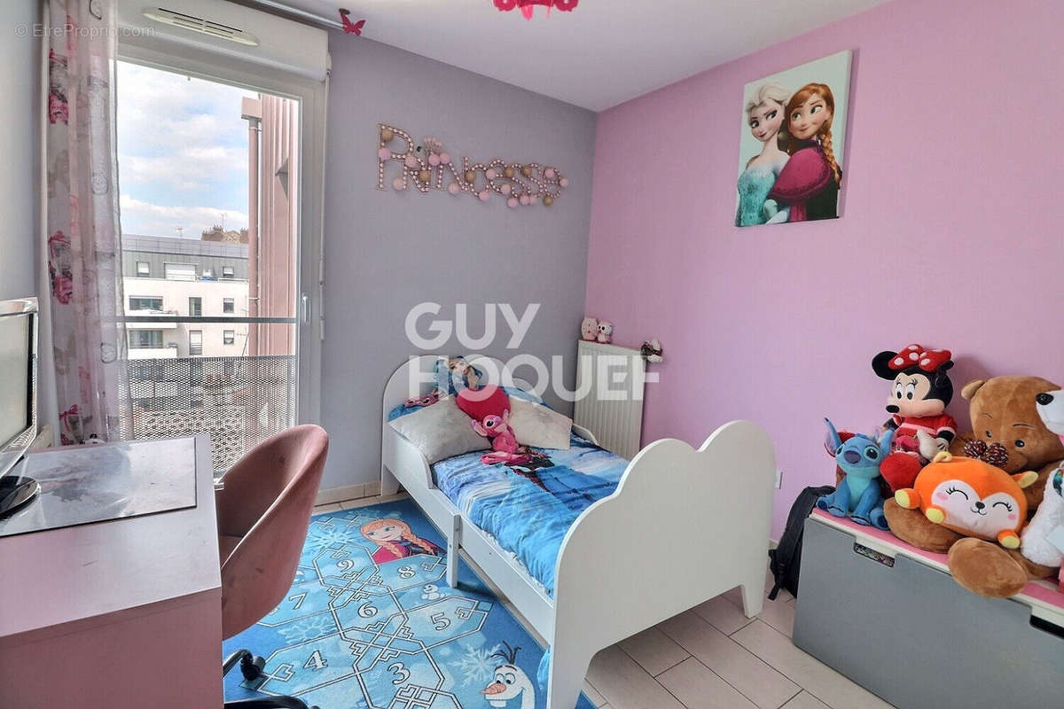 Appartement à AUBERVILLIERS