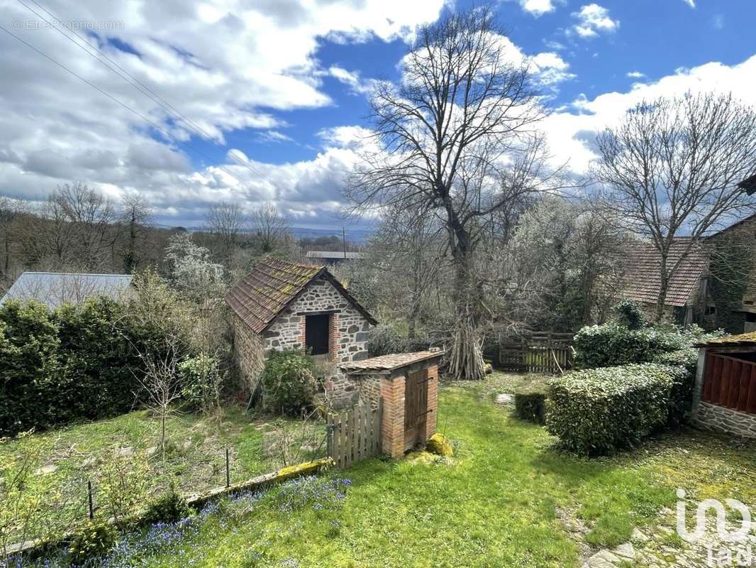 Photo 2 - Maison à CONDAT-EN-COMBRAILLE