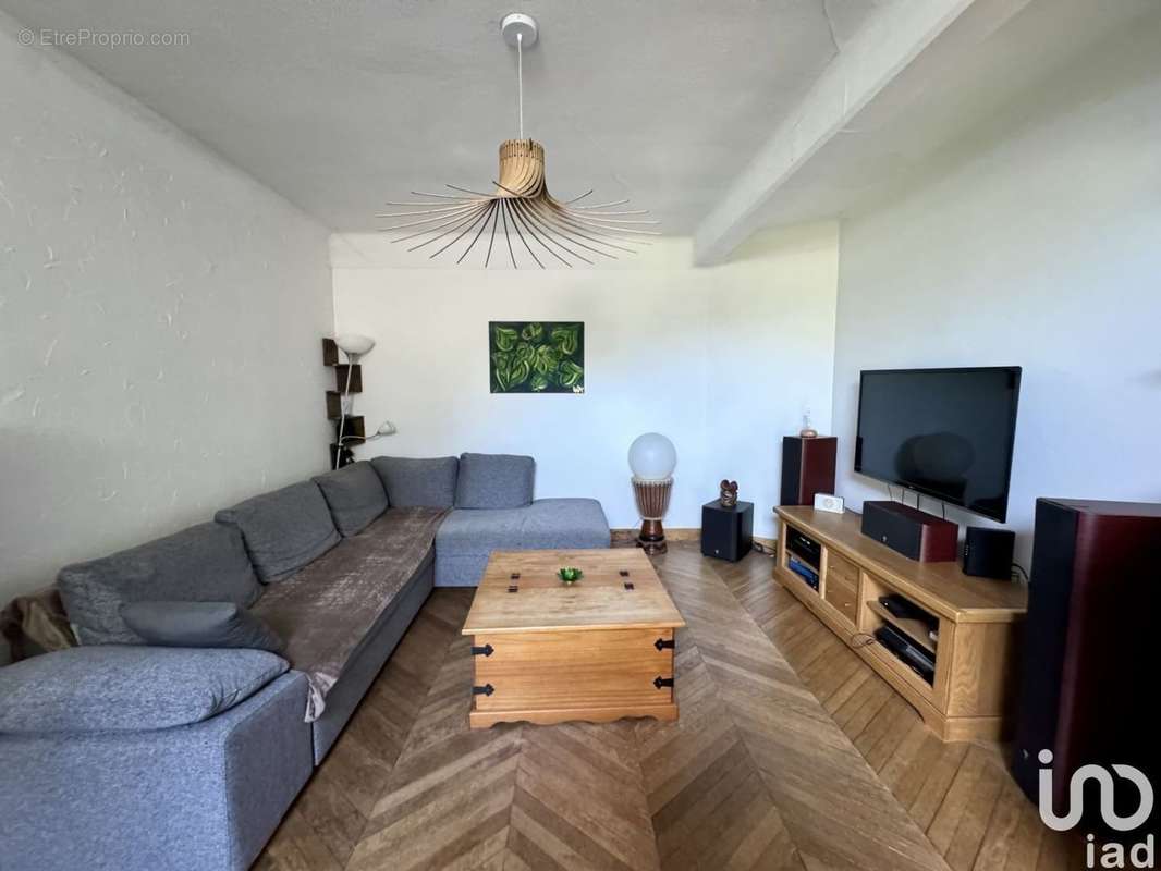 Photo 2 - Appartement à BRUYERES-LE-CHATEL