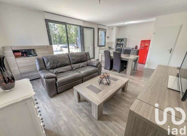 Photo 6 - Appartement à LE MESNIL-SAINT-DENIS