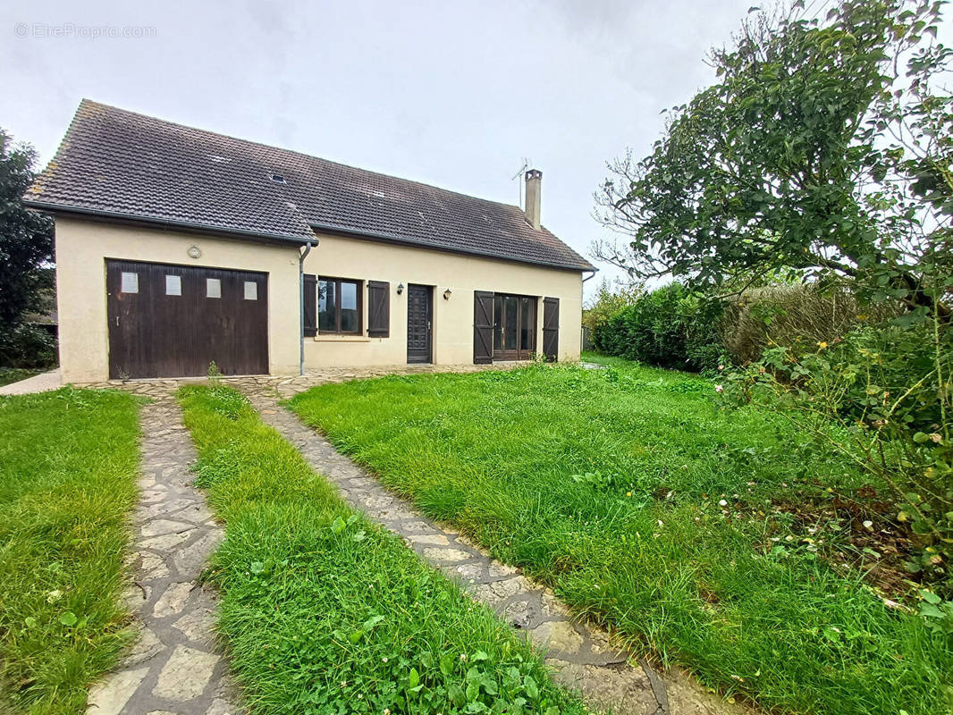 Maison à CLOYES-SUR-LE-LOIR