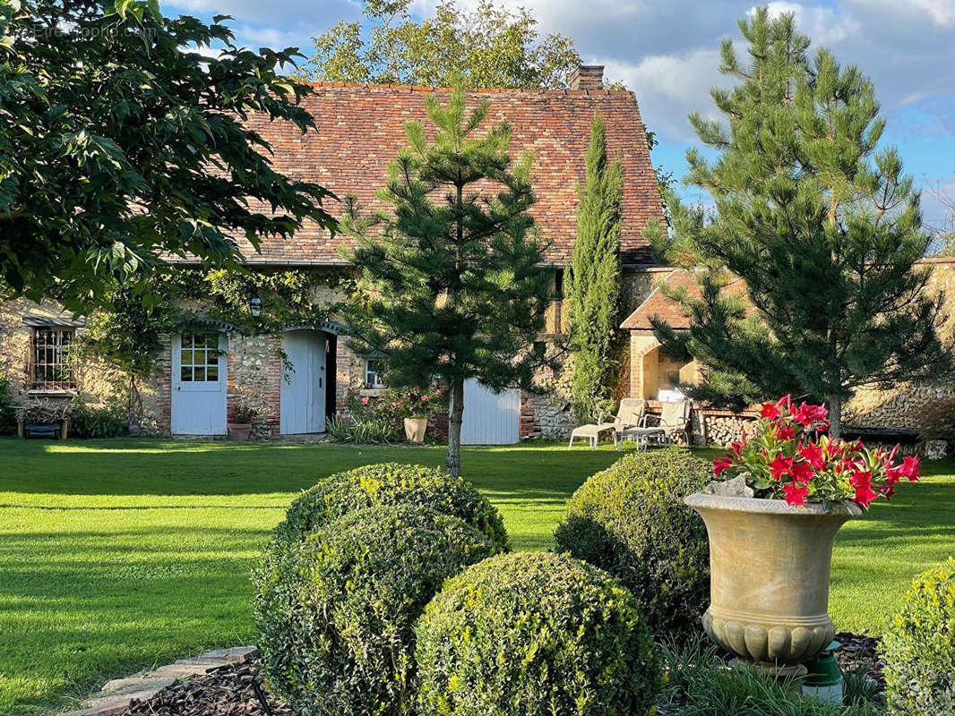 Maison à HOUDAN