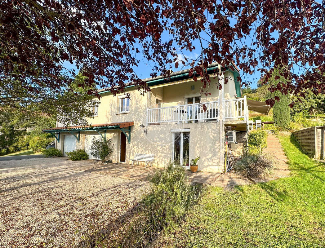 Maison à MONTROND-LES-BAINS