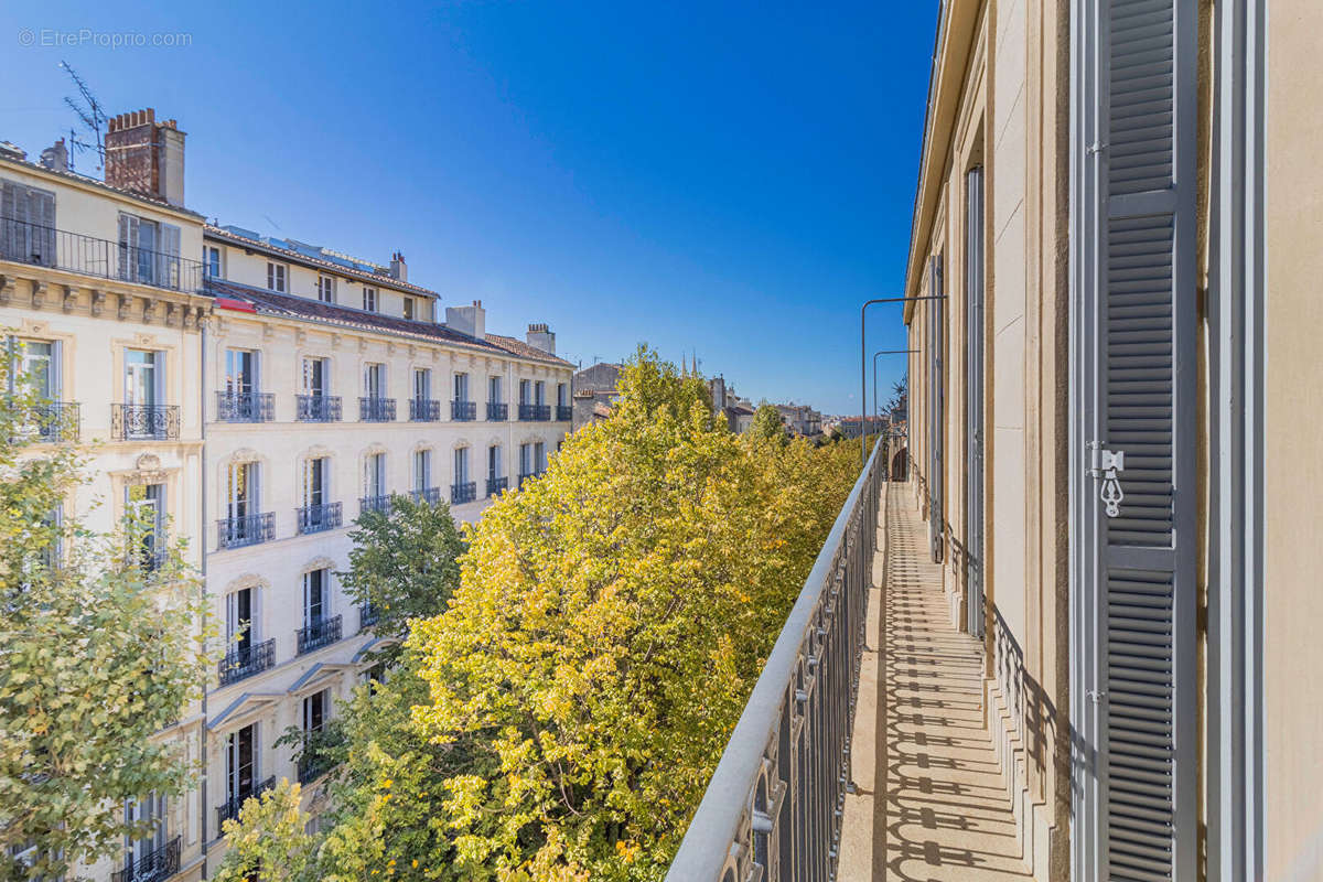 Appartement à MARSEILLE-1E