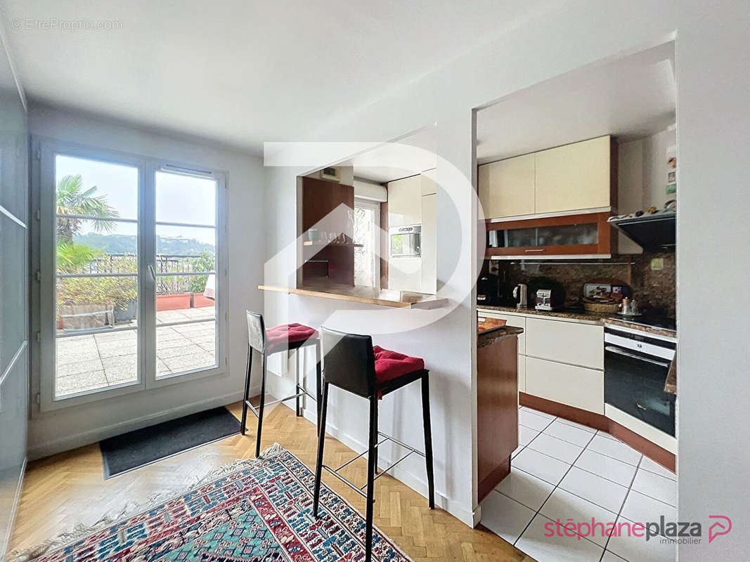 Appartement à SURESNES