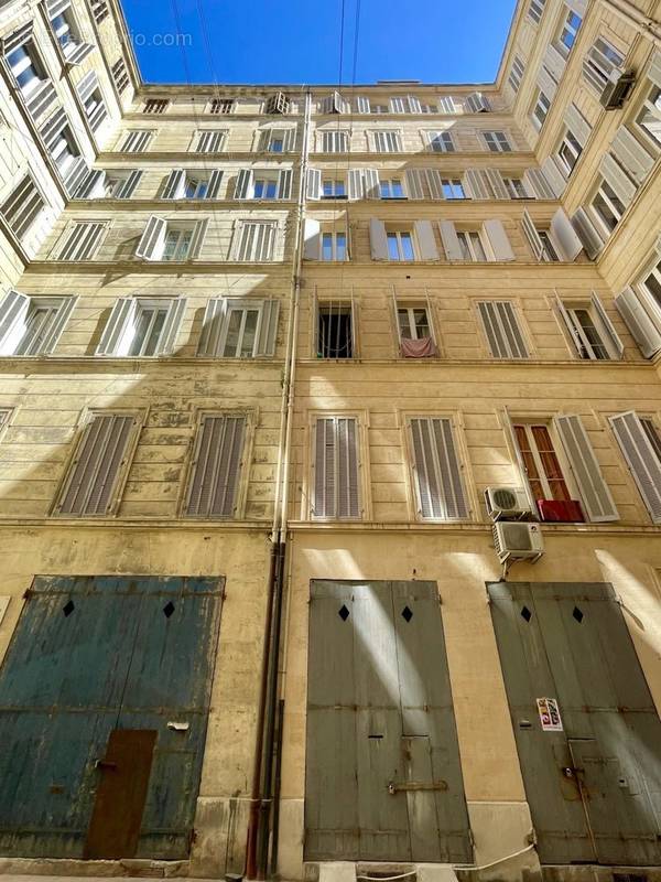 Appartement à MARSEILLE-2E