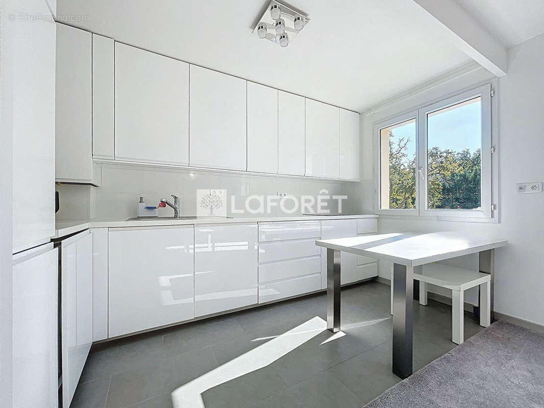 Appartement à VERNEUIL-SUR-SEINE