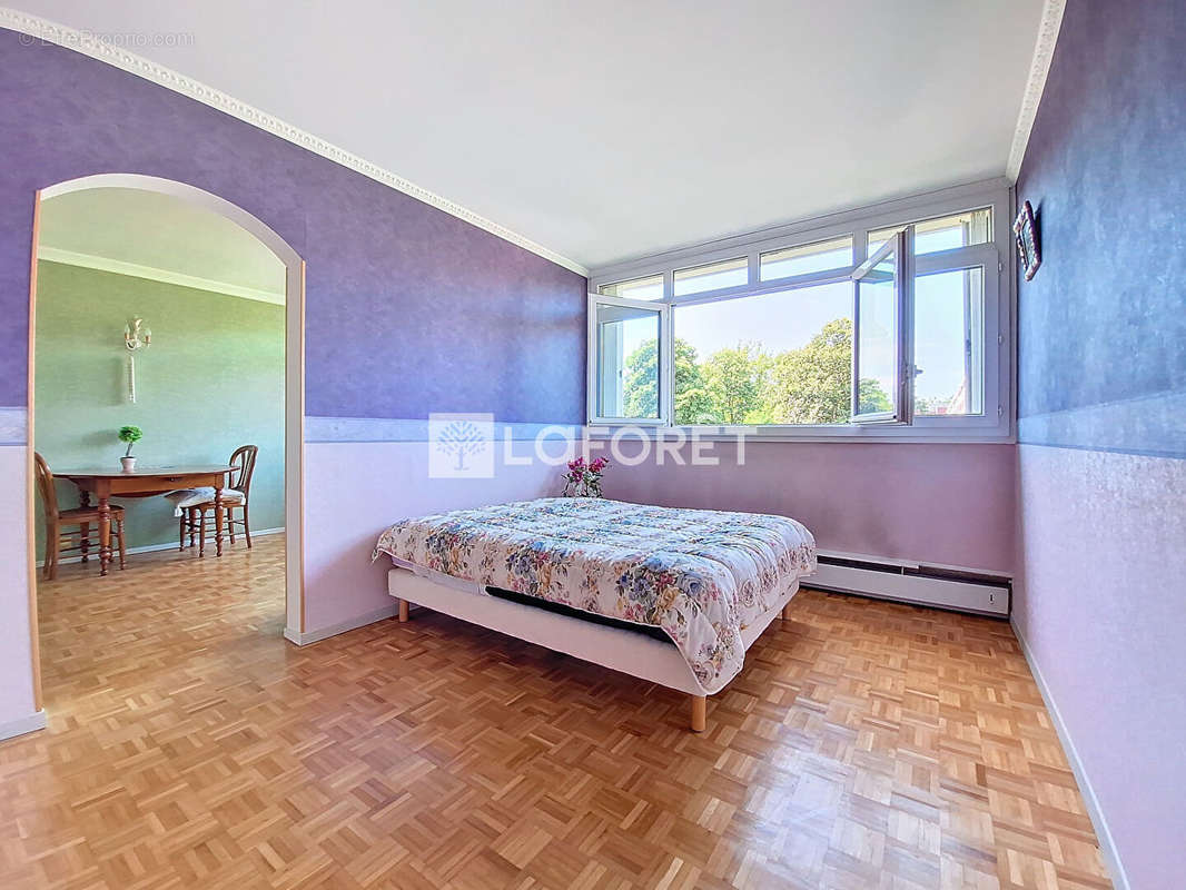 Appartement à VERNEUIL-SUR-SEINE