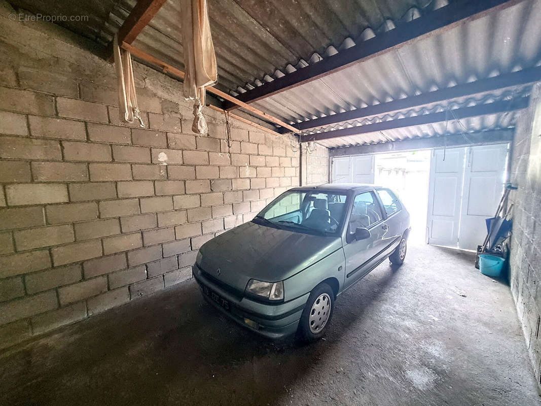 Parking à LES LILAS