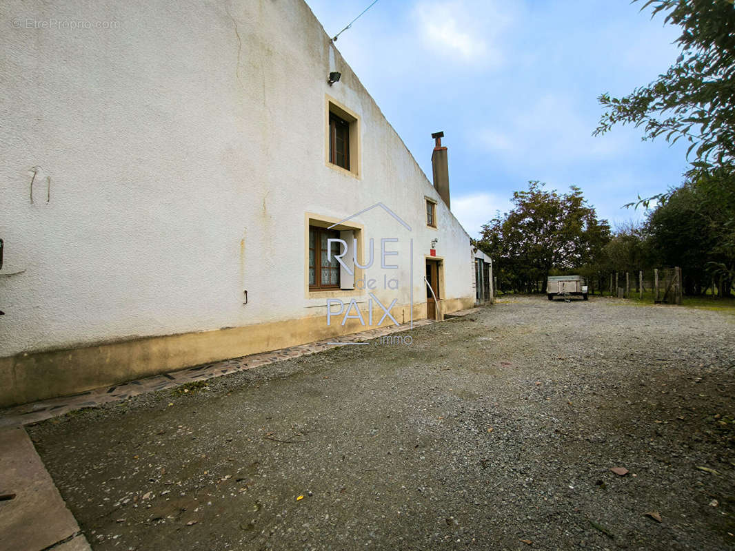 Maison à SAINT-GERMAIN-DE-LONGUE-CHAUME