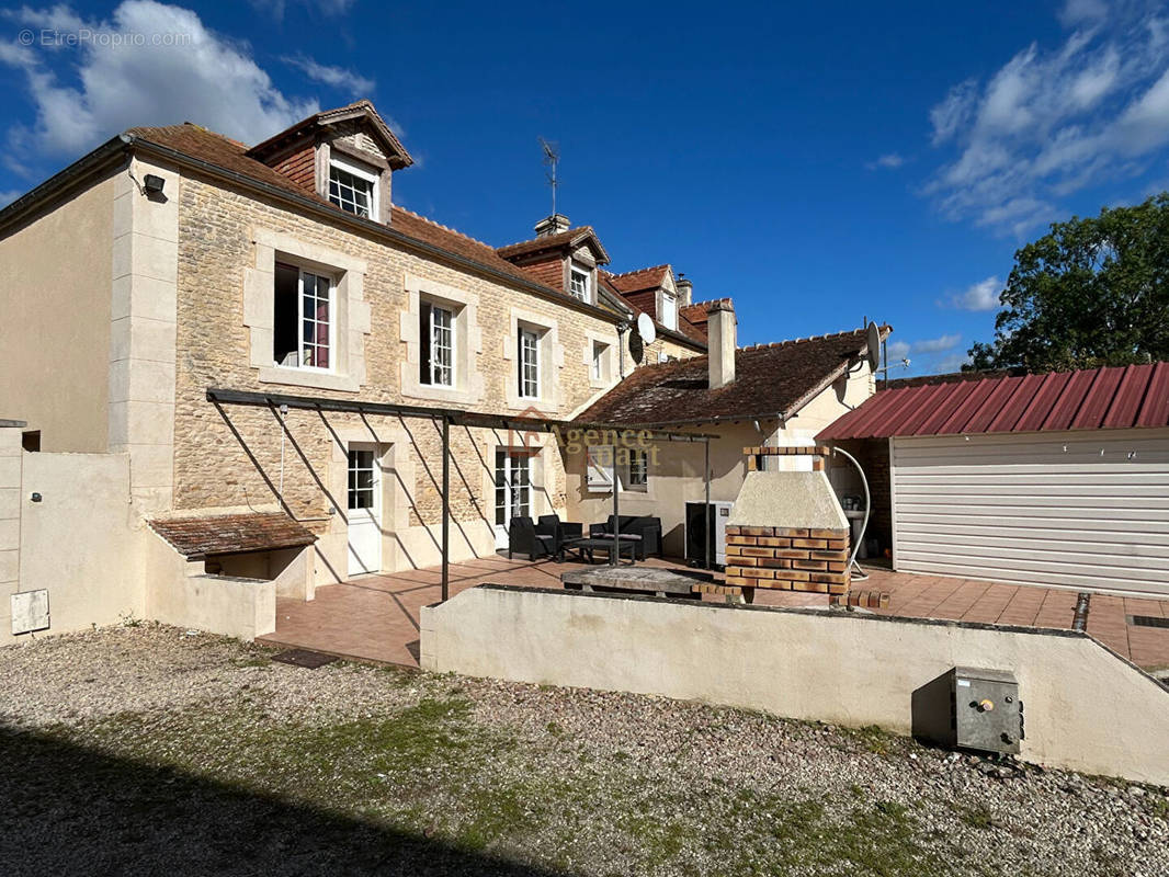 Maison à MEZIDON-CANON