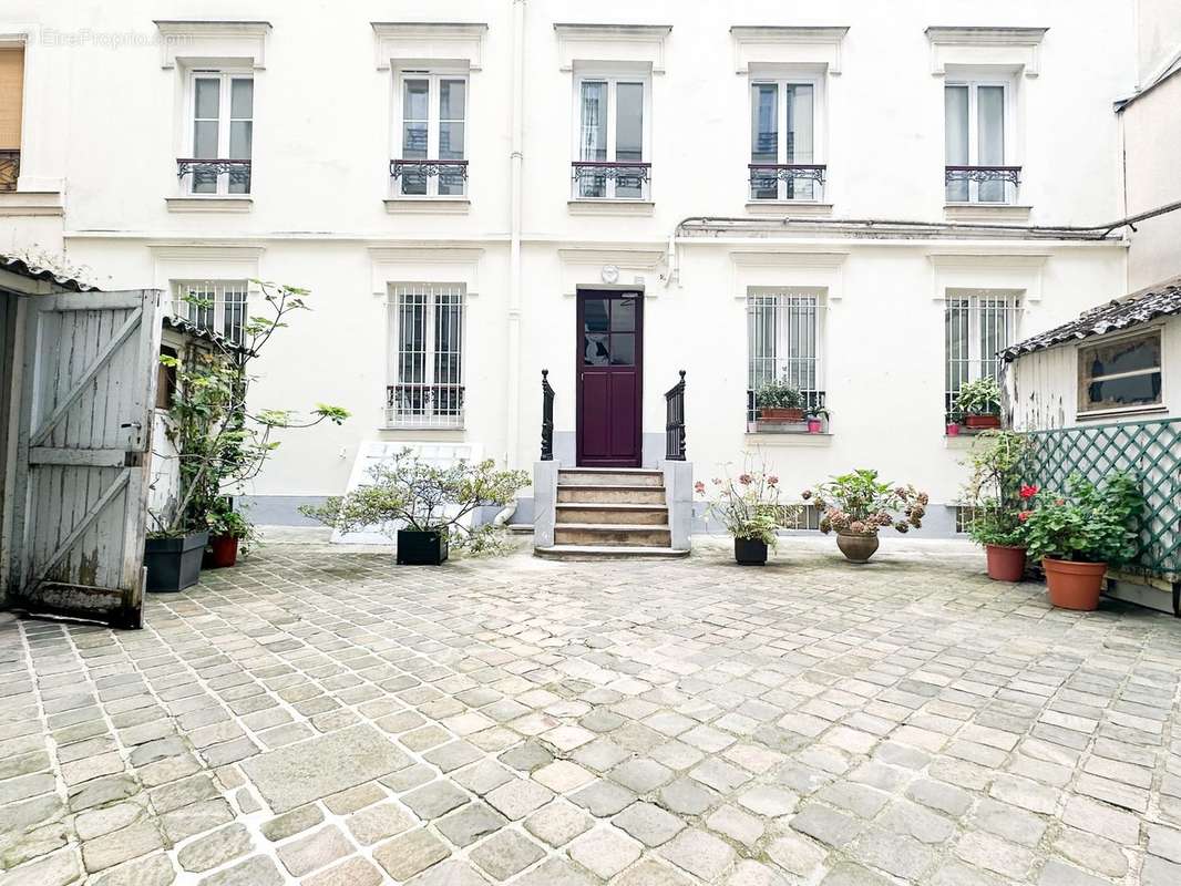 Appartement à PARIS-17E