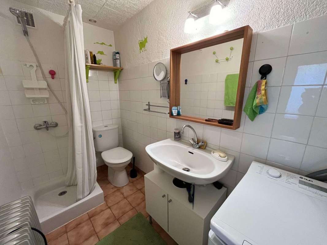 Salle d&#039;eau - WC - Maison à TRIZAC