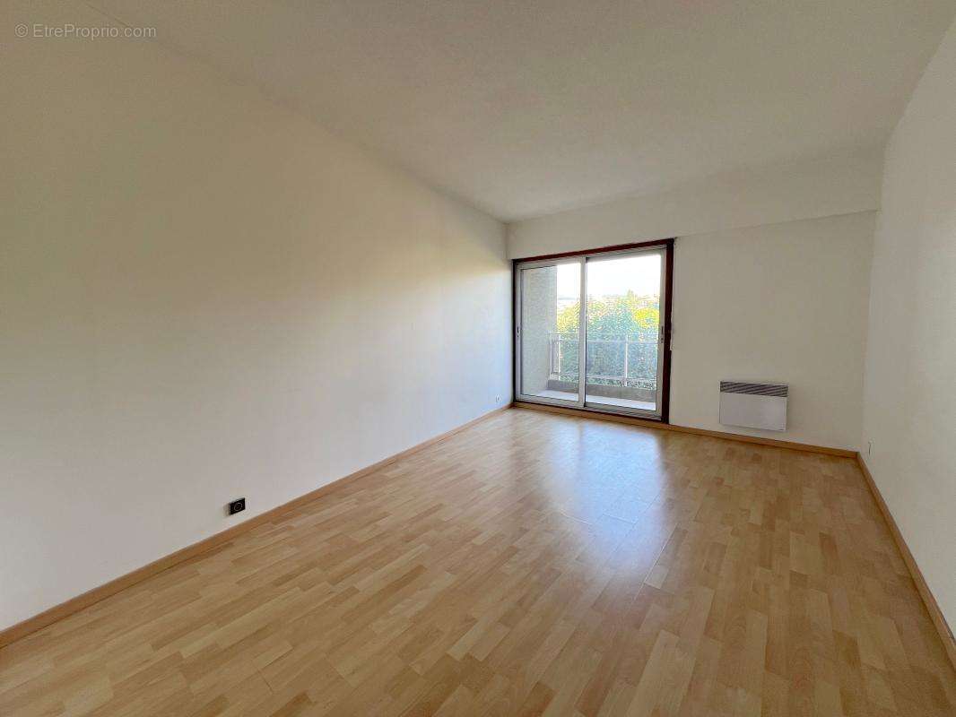 Appartement à VILLENEUVE-LOUBET