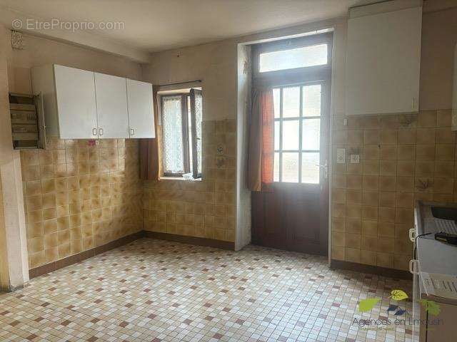 Appartement à SAUVIAT-SUR-VIGE