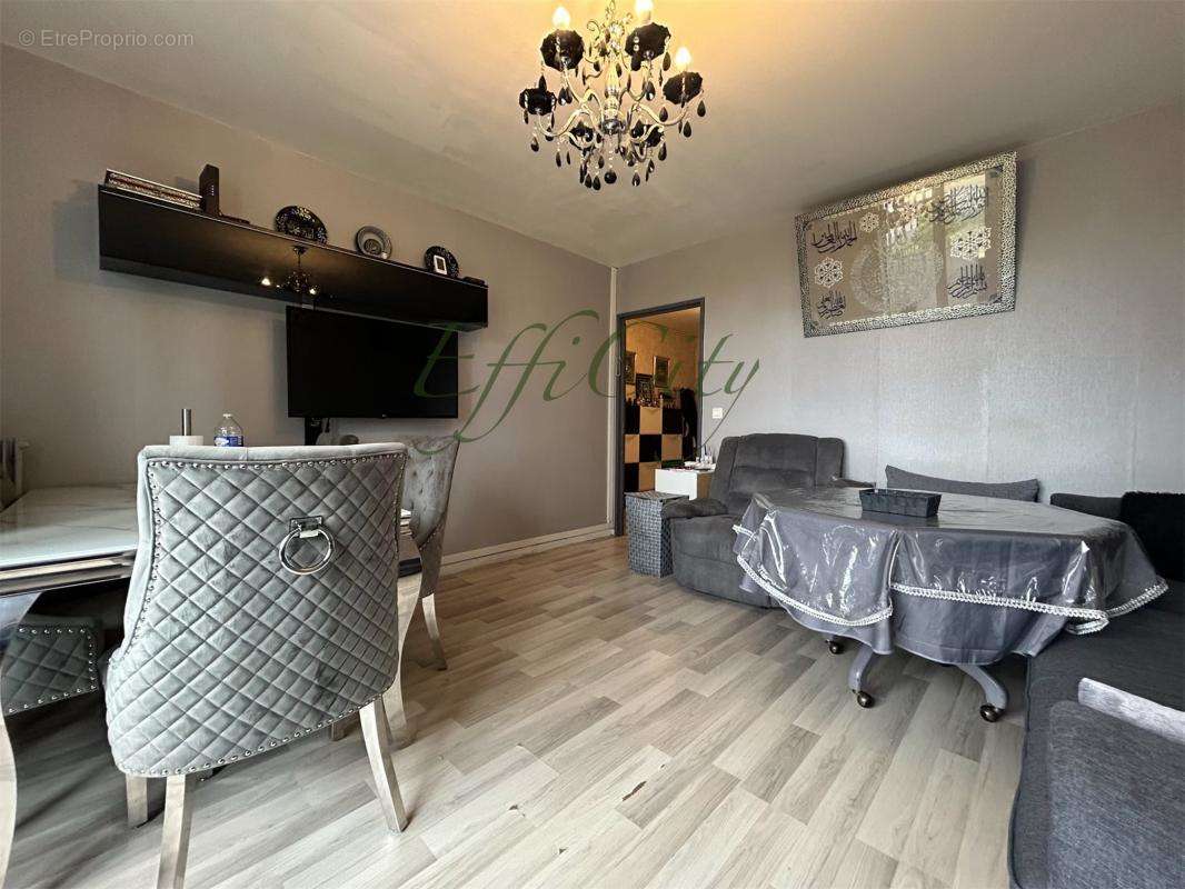 Appartement à AULNAY-SOUS-BOIS