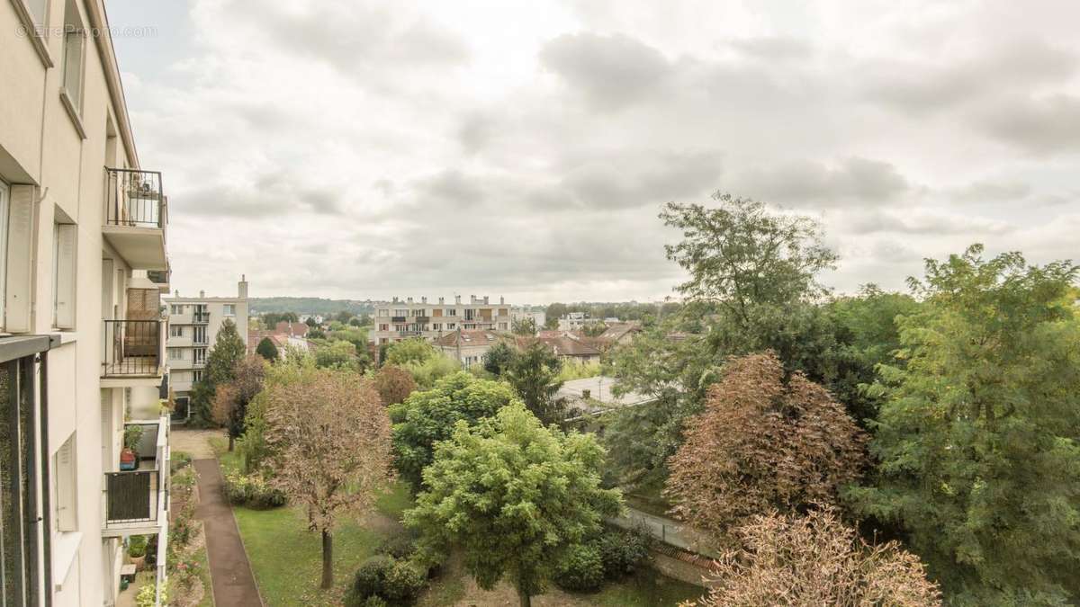 Appartement à SAINT-MAUR-DES-FOSSES