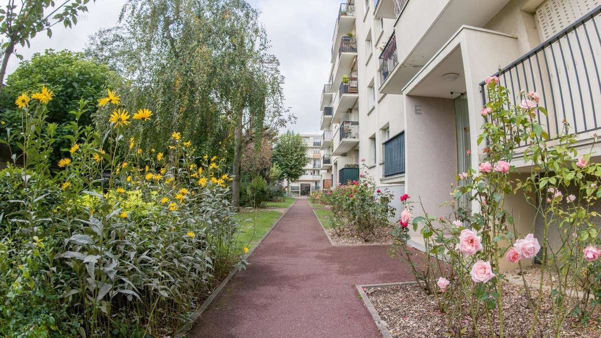 Appartement à SAINT-MAUR-DES-FOSSES