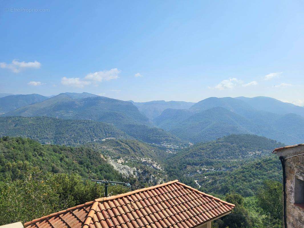 Appartement à BERRE-LES-ALPES