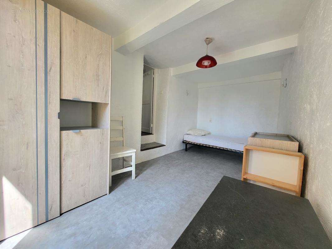 Appartement à BERRE-LES-ALPES