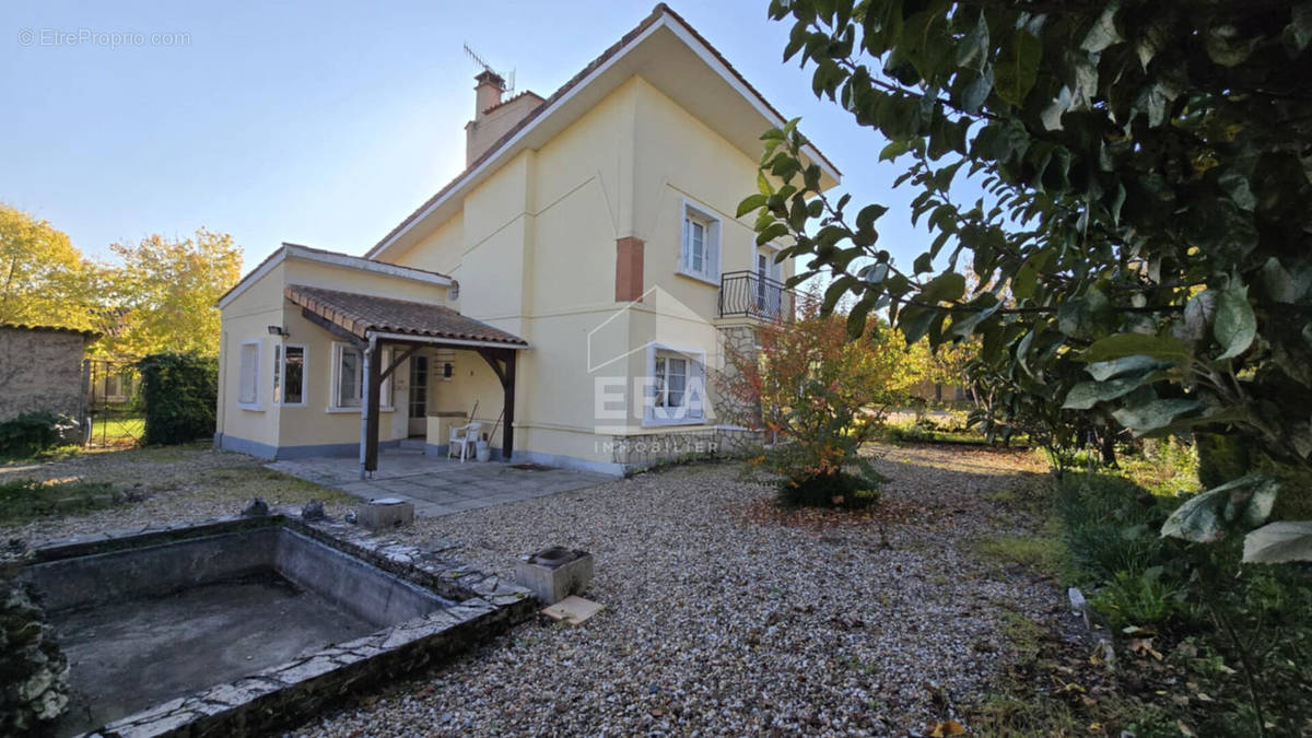 Maison à AUBETERRE-SUR-DRONNE