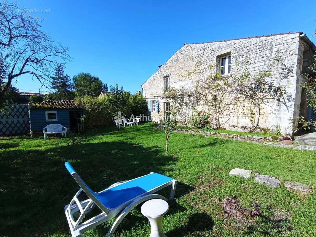 Maison à SAINT-SEVERIN-SUR-BOUTONNE