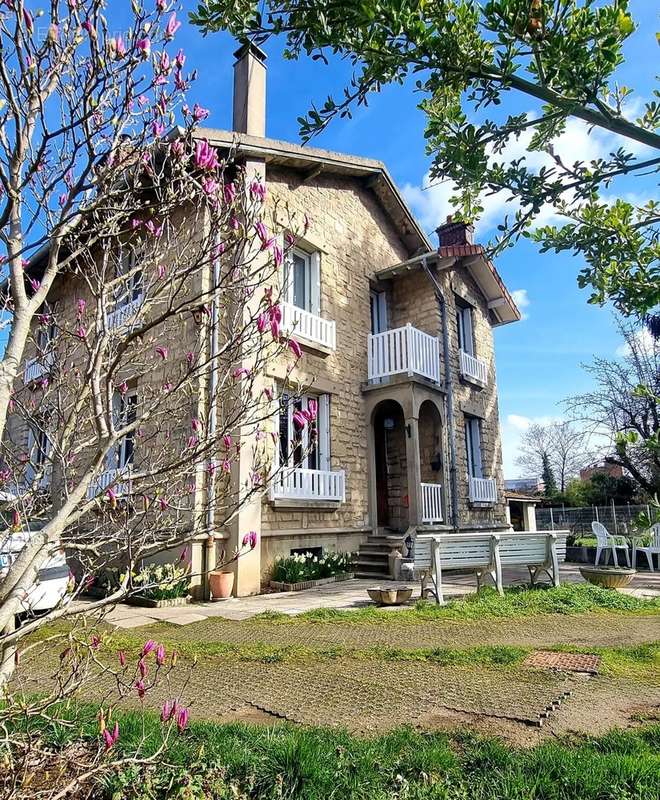 Maison à MEZIERES-SUR-SEINE